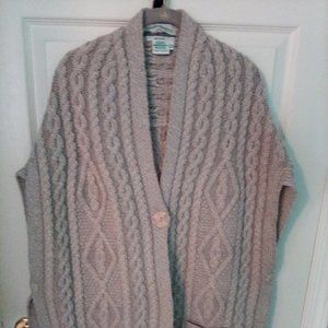 Aran Crafts side button Irish sweater vest size xs\s